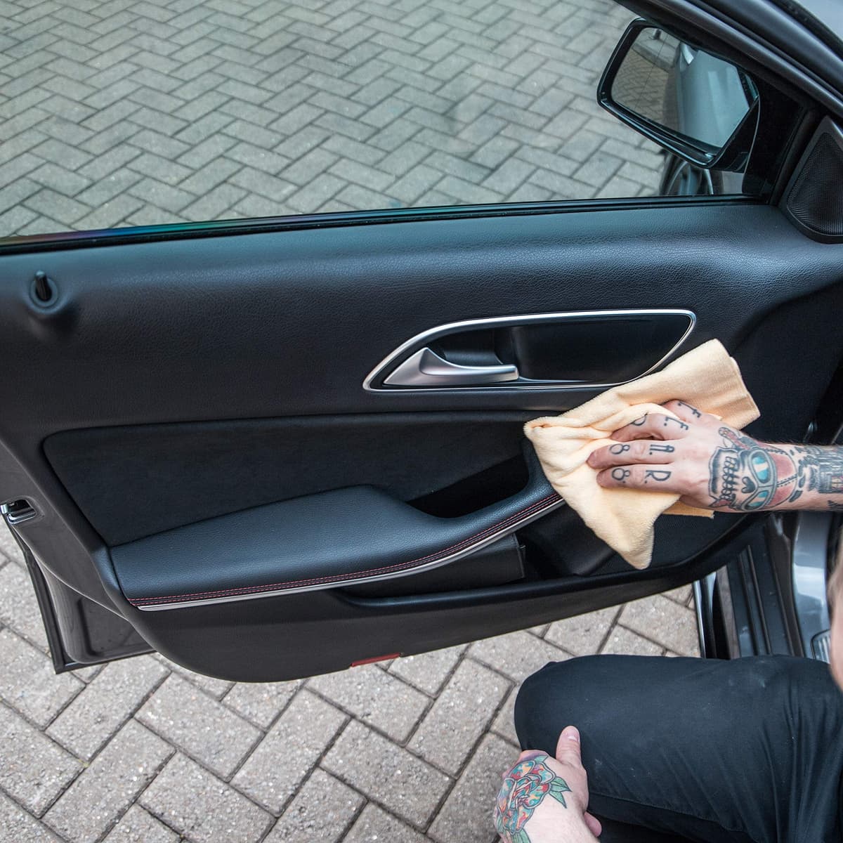 Meguiar's Quik Interior Detailer Cleaner 473ml for a Matt Finish. Cleans all Interior Car Surfaces - G13616EU — view 24