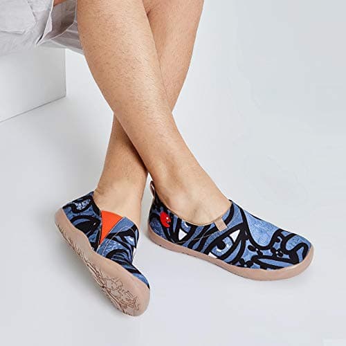 UIN Men's Walking Travel Shoes Slip On Canvas Casual Loafers Lightweight Comfort Art Painted Fashion Sneaker Charming Kiss (10)