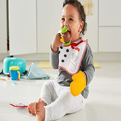 Fisher-Price Gift Set 4 cooking-themed baby toys with wearable bib and teether for babies ages 3 months and older, Fisher-Price Cutest Chef