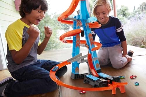 Hot Wheels Sky Crash Tower Track Set, 2.5+ ft / 83 cm High with Motorized Booster, Orange Track & 1 Hot Wheels Vehicle, Race Multiple Cars, Toy for Kids 5 to 10 Years Old & Up